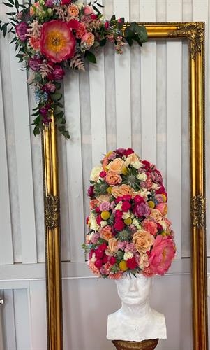 Blomsterarrangemang skapad av deltagare på floristutbildningen