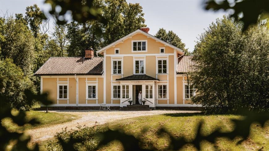 Kvinnliga medborgarskolan vid Fogelstad var ett utbildningscentrum grundat av Fogelstadgruppen på godset Fogelstad 1921, det år svenska kvinnor fick rösträtt. Kvinnliga medborgarskolan vid Fogelstad var ett utbildningscentrum grundat av Fogelstadgruppen på godset Fogelstad 1921, det år svenska kvinnor fick rösträtt.