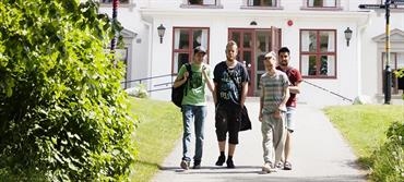 Du hämtar själv din påskkasse på skolan. Du hämtar själv din påskkasse på skolan.