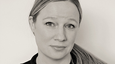 Caroline Jonsson är frilansjournalist och författare. 