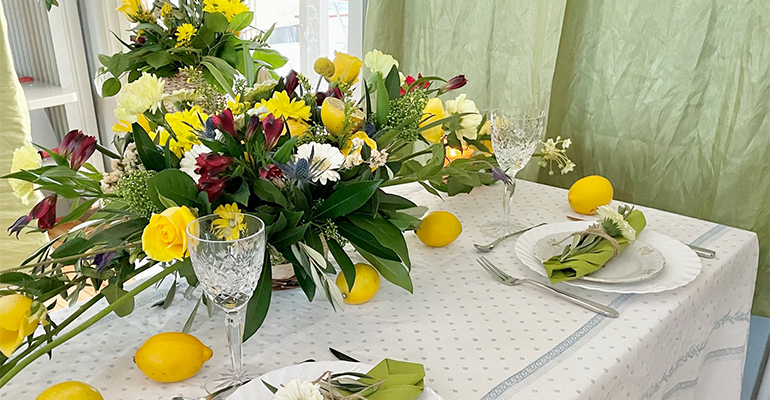 Blomsterrangemang skapad av deltagare på florist